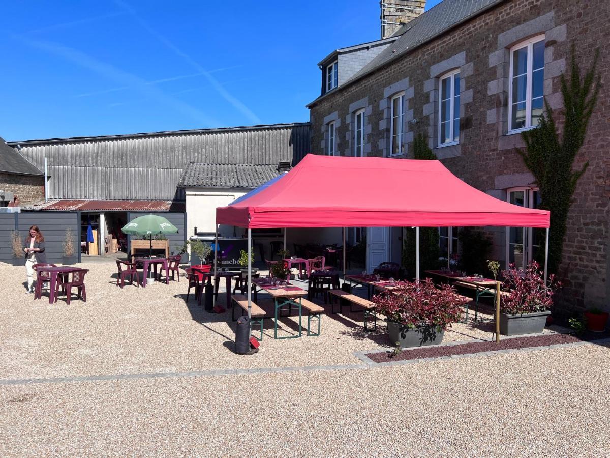 Au Pere Tranquille Hotel Tinchebray-Bocage Exterior photo