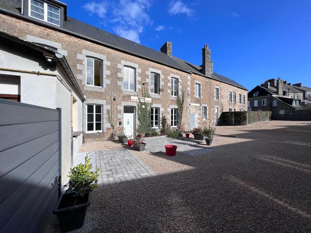 Au Pere Tranquille Hotel Tinchebray-Bocage Exterior photo